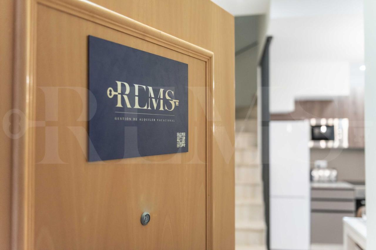 Lovely Duplex With Private Parking Near City Center By Rems Malaga Zewnętrze zdjęcie